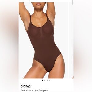SKIMS Everyday Sculpt thong bodysuit. Available in color cocoa.